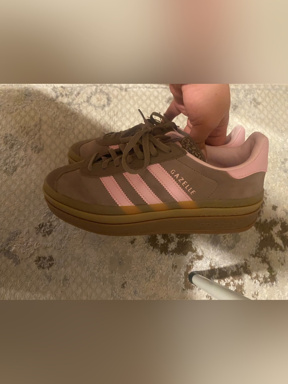 💕NWOT💕Adidas Gazelle Platform Sneaker in Taupe Suede with Pink Accents